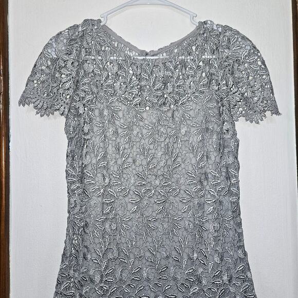 NWT Betsy & Adam Cocktail Dress Womens Sz 4 Small Gray Lace Silver Back Keyhole - Picture 3 of 10